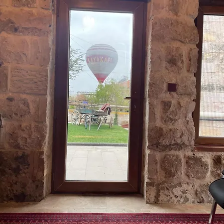 Zeppelin Cappadocia * Учисар